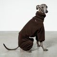 Bild in Galerie-Betrachter laden, Overall Iggy Espresso – Ganzkörperansicht – stilvolle Hundekleidung für Dackel und Italienische Windspiele