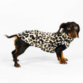 Bild in Galerie-Betrachter laden, Dackel Fleece long shirt 2.0 in Leo
