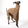 Bild in Galerie-Betrachter laden, Overall Iggy Camel – Hund in Bewegung – bequeme Hundekleidung für Italienische Windspiele
