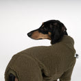 Bild in Galerie-Betrachter laden, TEDDY OVERALL Dackel Dark Olive
