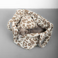 Bild in Galerie-Betrachter laden, Teddy Shopper Leo Taupe
