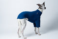 Bild in Galerie-Betrachter laden, Windhundmode aus Berlin: Whippet im kuscheligen Pullover aus Fleece in elegantem Navy
